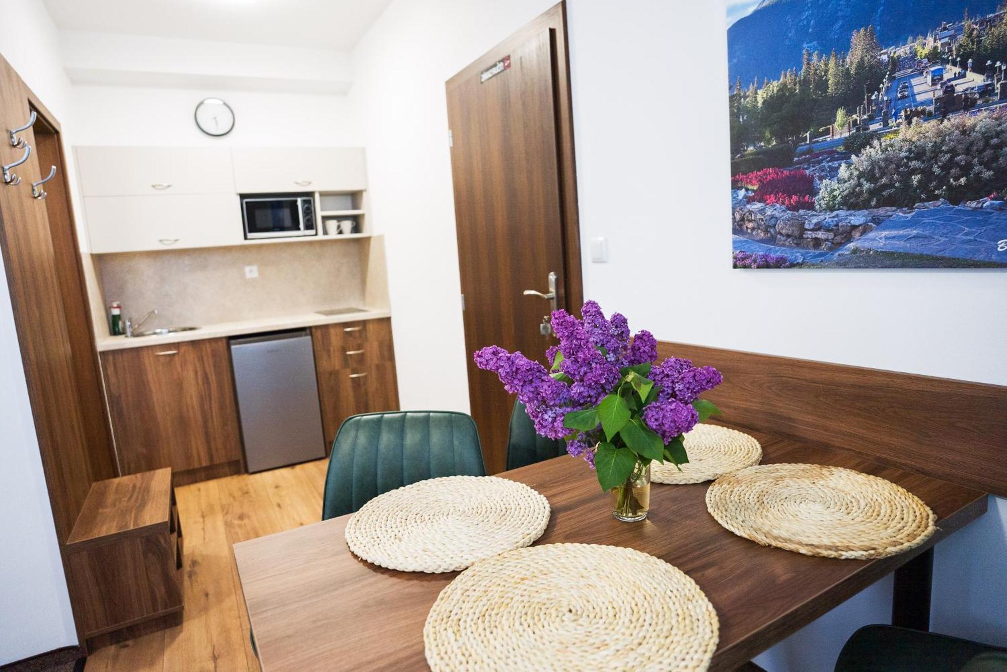 Apartmany Banff Bešeňová Eksteriør billede