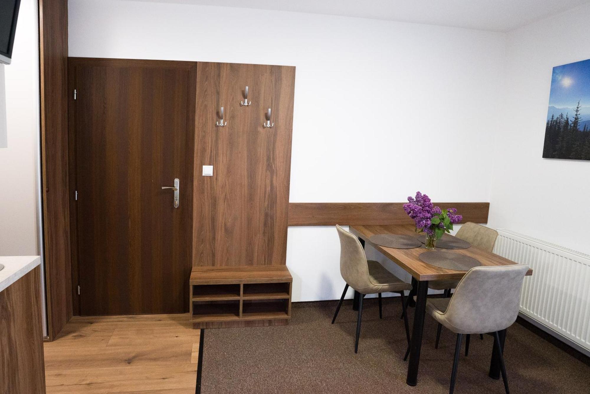 Apartmany Banff Bešeňová Eksteriør billede