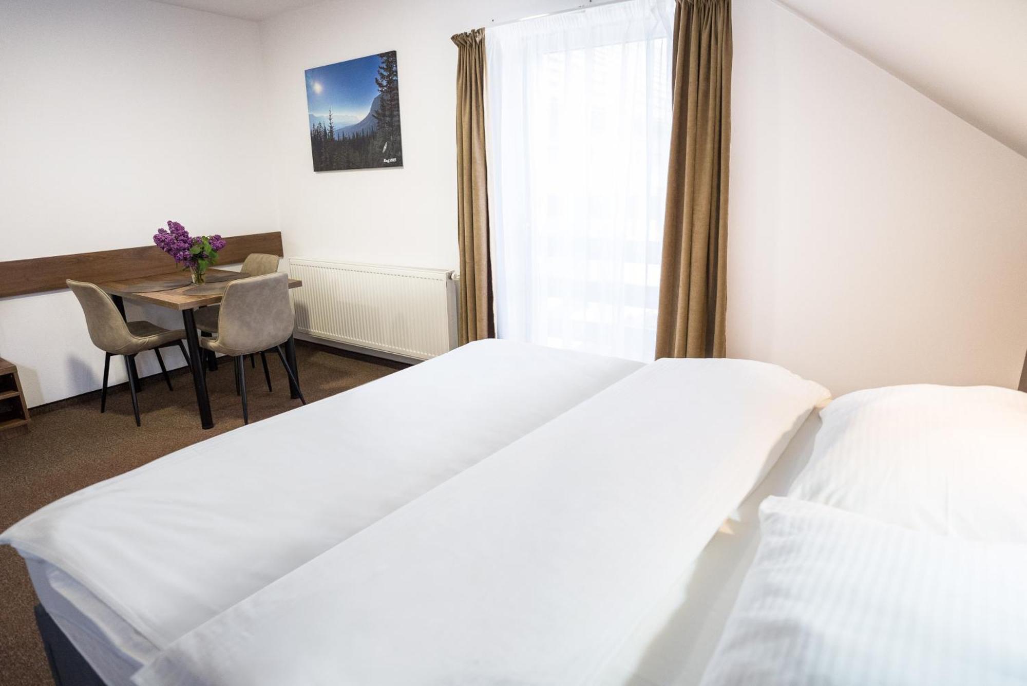 Apartmany Banff Bešeňová Eksteriør billede