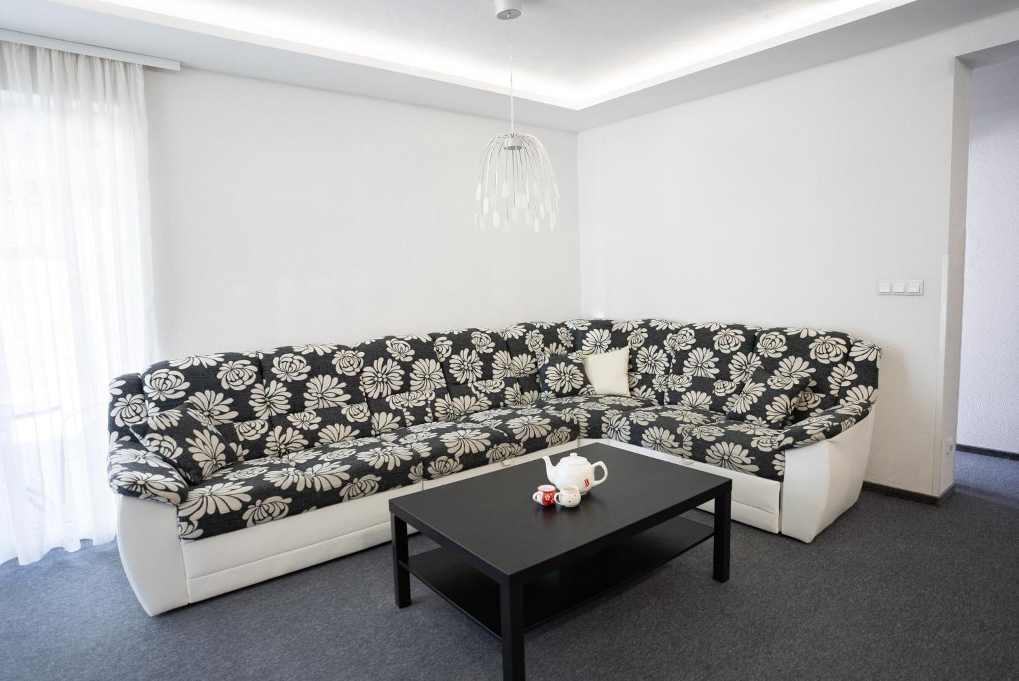 Apartmany Banff Bešeňová Eksteriør billede